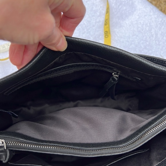 New Tahari Black Snake Embossed Leather Hand bag - Picture 10 of 12